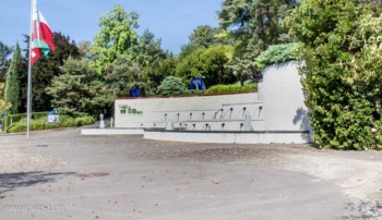 Musée Olympique de Lausanne vu depuis le bord du Lac Léman